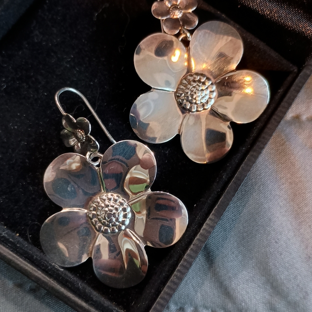 Vintage Sterling Silver Paola Valentini "Dogwood Poppy" Earrings. Made In Italy.